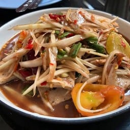 ปาร์ตี้ส้มตำและผักสด