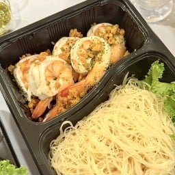เส้นหมี่กุ้งกระเทียม 5 ตัว + น้ำจิ้มซีฟู้ด