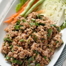 ลาบหมูอีสาน (Isan Spicy Minced Pork Salad)