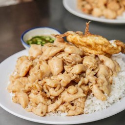 ข้าวไก่ผัดกระเทียม