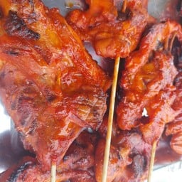 ไก่ย่าง&หมูย่าง หน้าหมู่บ้านเอื้ออาทร