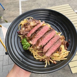 สปาเก็ตตี้ผัเพริกแห้ง+ริบอายย่าง