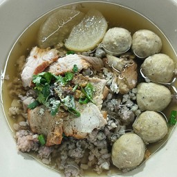 เกาเหลาหมูแดงพิเศษ