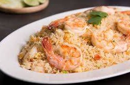 ข้าวผัดกุ้งจานใหญ่