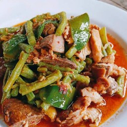 ข้าวพริกแกงเครื่องในไก่