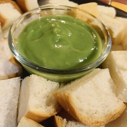 ขนมปังนึ่ง สังขยา รสใบเตย