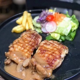 สเต็กสะโพกไก่พริกไทยดำ