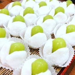 ไดฟูกุองุ่น 4ลูก size M ลูกใหญ่ๆ โชว์องุ่น