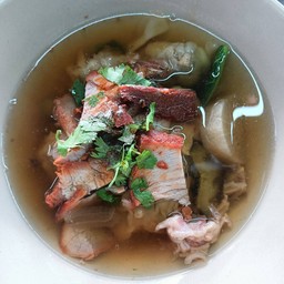 เกี๊ยวน้ำหมูแดงพิเศษ