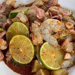 ยำมะนาวกุ้งสดแซ่บซี๊ดด