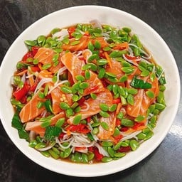 ยำขนมจีนแซลมอน