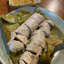 หมูยอใบตองนึ่งน้ำจิ้มซีฟูด