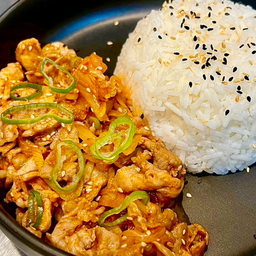 ข้าวหน้าหมูผัดซอสโคชูจัง
