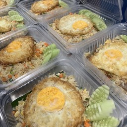 ข้าวผัดหมู ใส่ไข่ดาว