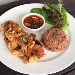 ข้าวพล่าสามกรอบออนฟาร์ม