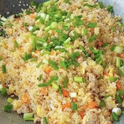 ข้าวผัดไข่หมูสับ