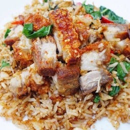 หมูกรอบ ครัวป้านุช (เจ้าเก่าเจ้าเดิม)