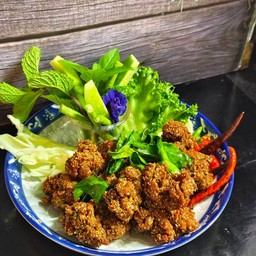 ลาบหมูทอด