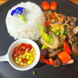 ข้าวเนื้อผัดพริกไทยดำ