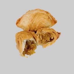 กะหรี่พั๊ฟไส้สัปปะรด 2ชิ้น