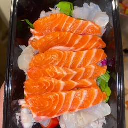 ยำแซลมอนแมงกะพรุน