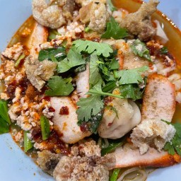ร้านชายสี่บะหมี่เกี๊ยวเจ๊นาง&ข้าวมันไก่RS จามร พหลโยธิน66