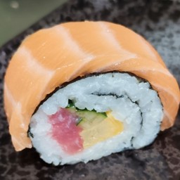 ทูน่าโรลแซลมอน