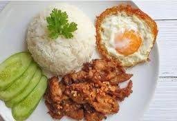 ไก่ทอดกระเทียมราดข้าว