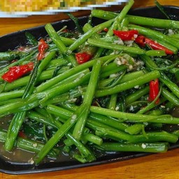 ผัดผักบุ้งไฟแดง