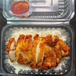 ข้าวสะโพกไก่ทอดกรอบ