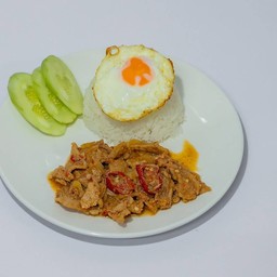 หมูผัดกะปิฟรีไข่ดาว