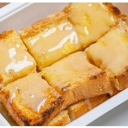 ขนมปังปิ้ง เนย-นม มี 2 แผ่น