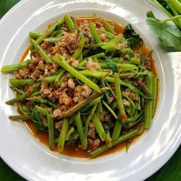 พริกแกงผักบุ้งหมูสับ