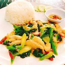 ผัดคะน้าไก่ราดข้าว