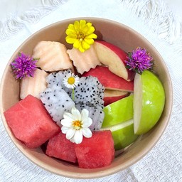 Fruit by Mama ผลไม้ปอกพร้อมทาน