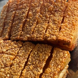 หมูกรอบ