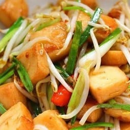 ผัดถั่วงอกเต้าหู้หมูสับ