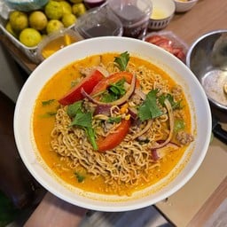 ป๊าม๊ายำแซ่บ (พลัสคอนโด)