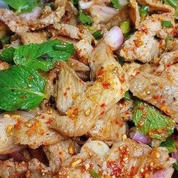 หมูน้ำตก