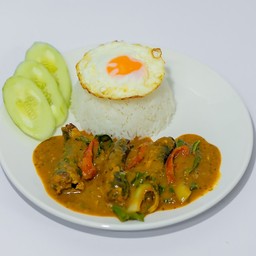 เครื่องแกงปลาป๋องฟรีไข่ดาว