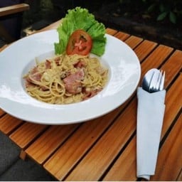 สปาเก็ตตี้ คาโบนาร่า (เบคอน , ไส้กรอก , แฮม)