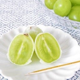 ไดฟูกุองุ่นไซมัสแคท 4 ลูกโตๆ ขนาด M