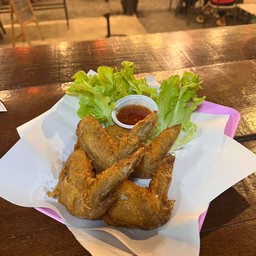 ปีกไก่ทอดน้ำปลา