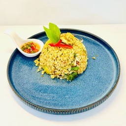 ข้าวผัดเขียวหวานทะเล