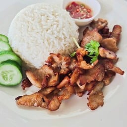 ข้าวหมูทอดกระเทียม