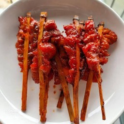 ไก่ย่างแดงเสียบไม้โบราญ