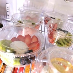 กรีกรสธรรมชาติ + สตอเบอรี่ กีวี่ บลูเบอร์รี่