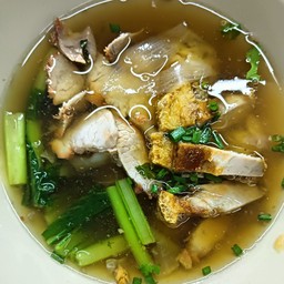 เกี๊ยวน้ำหมูแดง+หมูกรอบพิเศษ