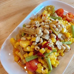 ตำข้าวโพดหมูยอ