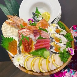 Set เฮเซรวม (แซลมอน,ฮามาจิ,ทูน่า,ปลาหมึก,โฮตาเตะ,หอยนางรม,ซาบะ,กุ้งหวาน,ไข่ปลาแซลมอน)